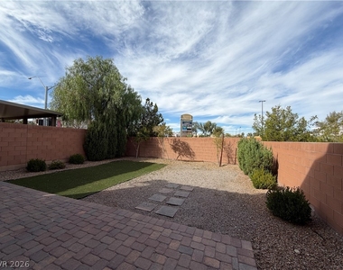 9386 Barcolobo Avenue - Photo Thumbnail 29