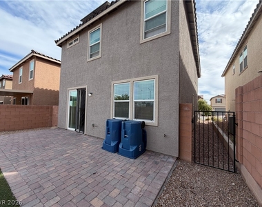 9386 Barcolobo Avenue - Photo Thumbnail 31