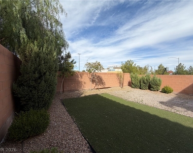 9386 Barcolobo Avenue - Photo Thumbnail 33