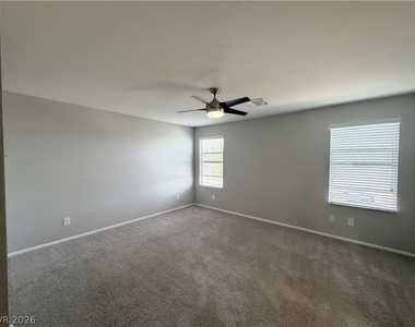 9386 Barcolobo Avenue - Photo Thumbnail 22