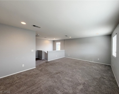 9386 Barcolobo Avenue - Photo Thumbnail 15