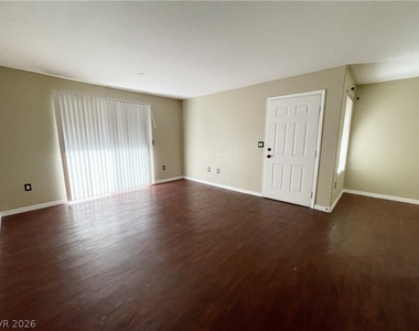 555 E Silverado Ranch Boulevard - Photo Thumbnail 12