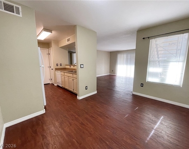 555 E Silverado Ranch Boulevard - Photo Thumbnail 13