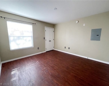555 E Silverado Ranch Boulevard - Photo Thumbnail 8
