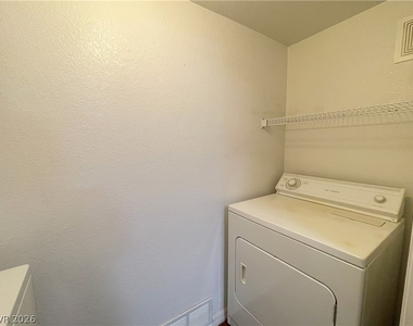 555 E Silverado Ranch Boulevard - Photo Thumbnail 9
