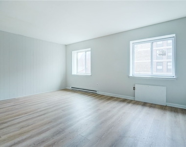 400 Main Street - Photo Thumbnail 9
