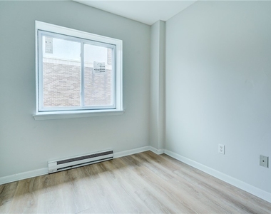 400 Main Street - Photo Thumbnail 6