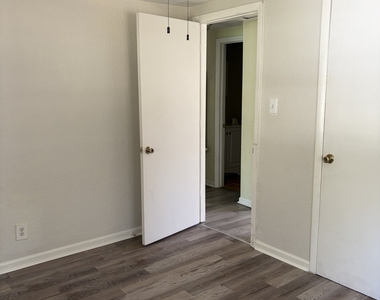 307 Finley Street - Photo Thumbnail 9