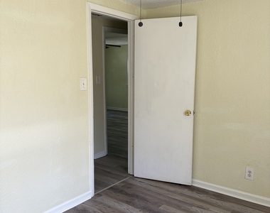 307 Finley Street - Photo Thumbnail 14