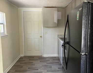 307 Finley Street - Photo Thumbnail 4