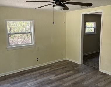 307 Finley Street - Photo Thumbnail 2