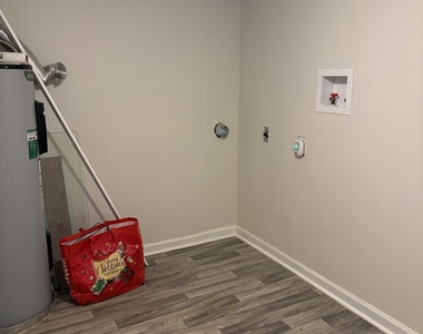 307 Finley Street - Photo Thumbnail 7