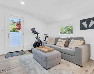 1506 Evergreen Avenue - Photo Thumbnail 10