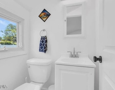 1506 Evergreen Avenue - Photo Thumbnail 12