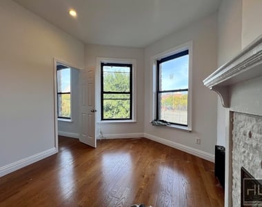 14 Saint Andrews Place - Photo Thumbnail 8
