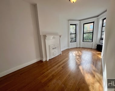 14 Saint Andrews Place - Photo Thumbnail 1
