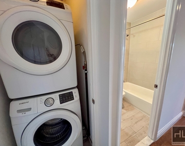 14 Saint Andrews Place - Photo Thumbnail 5