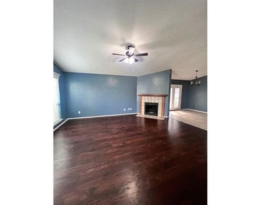 3207 Forest Creek Drive - Photo Thumbnail 1
