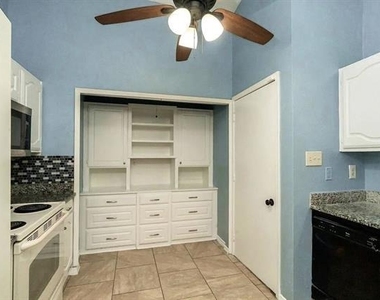 3207 Forest Creek Drive - Photo Thumbnail 3