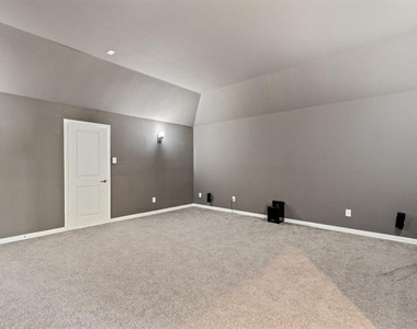 10611 Ferdinand View - Photo Thumbnail 15
