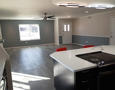 5818 Townshire Road - Photo Thumbnail 6