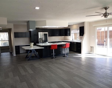 5818 Townshire Road - Photo Thumbnail 4