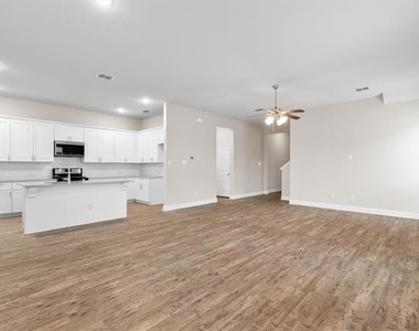 576 Spruce Trail - Photo Thumbnail 8