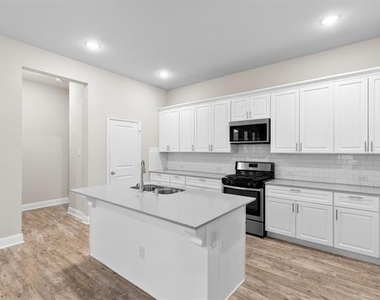 576 Spruce Trail - Photo Thumbnail 7
