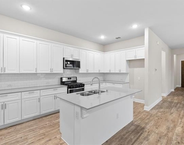 576 Spruce Trail - Photo Thumbnail 6