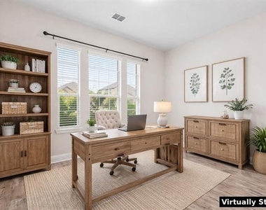 576 Spruce Trail - Photo Thumbnail 11