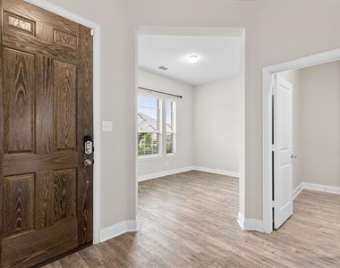 576 Spruce Trail - Photo Thumbnail 10