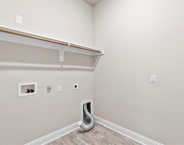 576 Spruce Trail - Photo Thumbnail 31