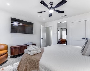 2228 Colony Court - Photo Thumbnail 9