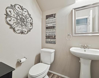 4064 Kyndra Circle - Photo Thumbnail 6