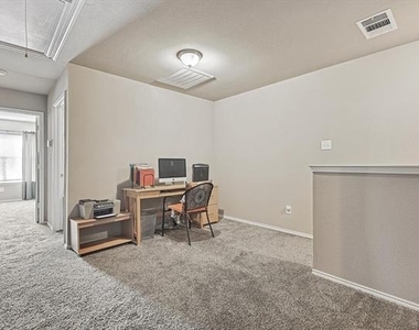 4064 Kyndra Circle - Photo Thumbnail 7