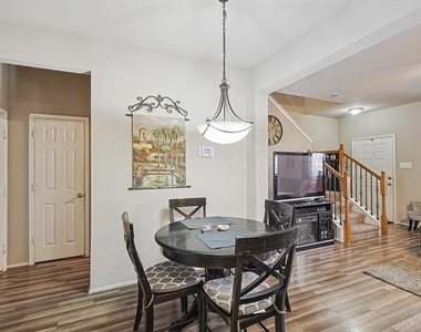 4064 Kyndra Circle - Photo Thumbnail 4