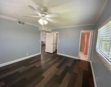 8990 S Hollybrook Boulevard - Photo Thumbnail 14