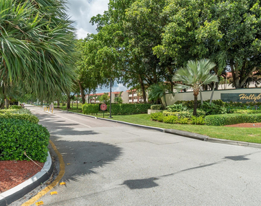 8990 S Hollybrook Boulevard - Photo Thumbnail 50