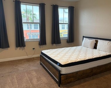 833 Millbrae Court - Photo Thumbnail 8