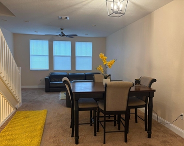 833 Millbrae Court - Photo Thumbnail 5