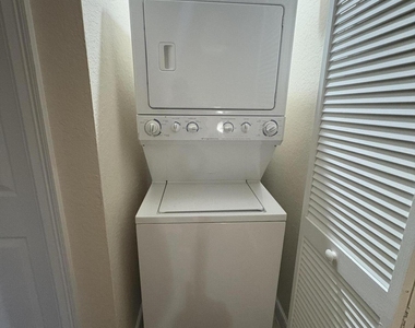833 Millbrae Court - Photo Thumbnail 12