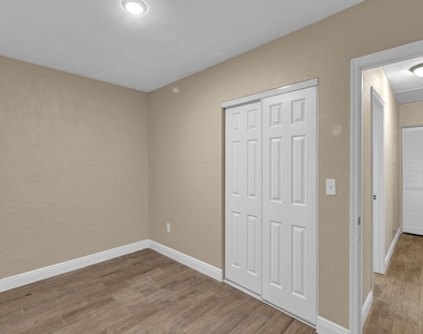 6113 Yucca Drive - Photo Thumbnail 14