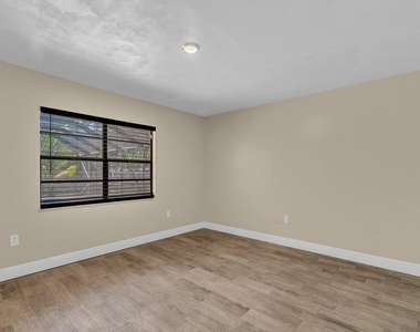 6113 Yucca Drive - Photo Thumbnail 17