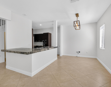 2515 Venetian Court - Photo Thumbnail 10