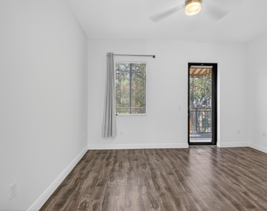 2515 Venetian Court - Photo Thumbnail 17