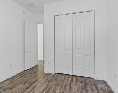 2515 Venetian Court - Photo Thumbnail 26