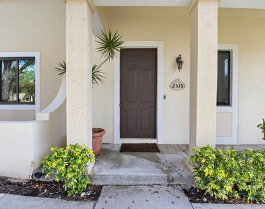 2515 Venetian Court - Photo Thumbnail 1