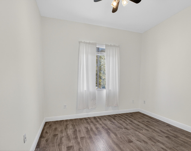 2515 Venetian Court - Photo Thumbnail 27