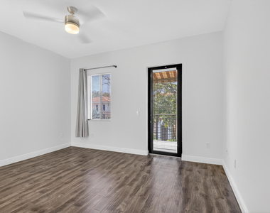 2515 Venetian Court - Photo Thumbnail 18