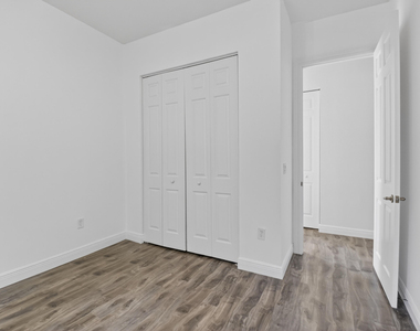 2515 Venetian Court - Photo Thumbnail 28